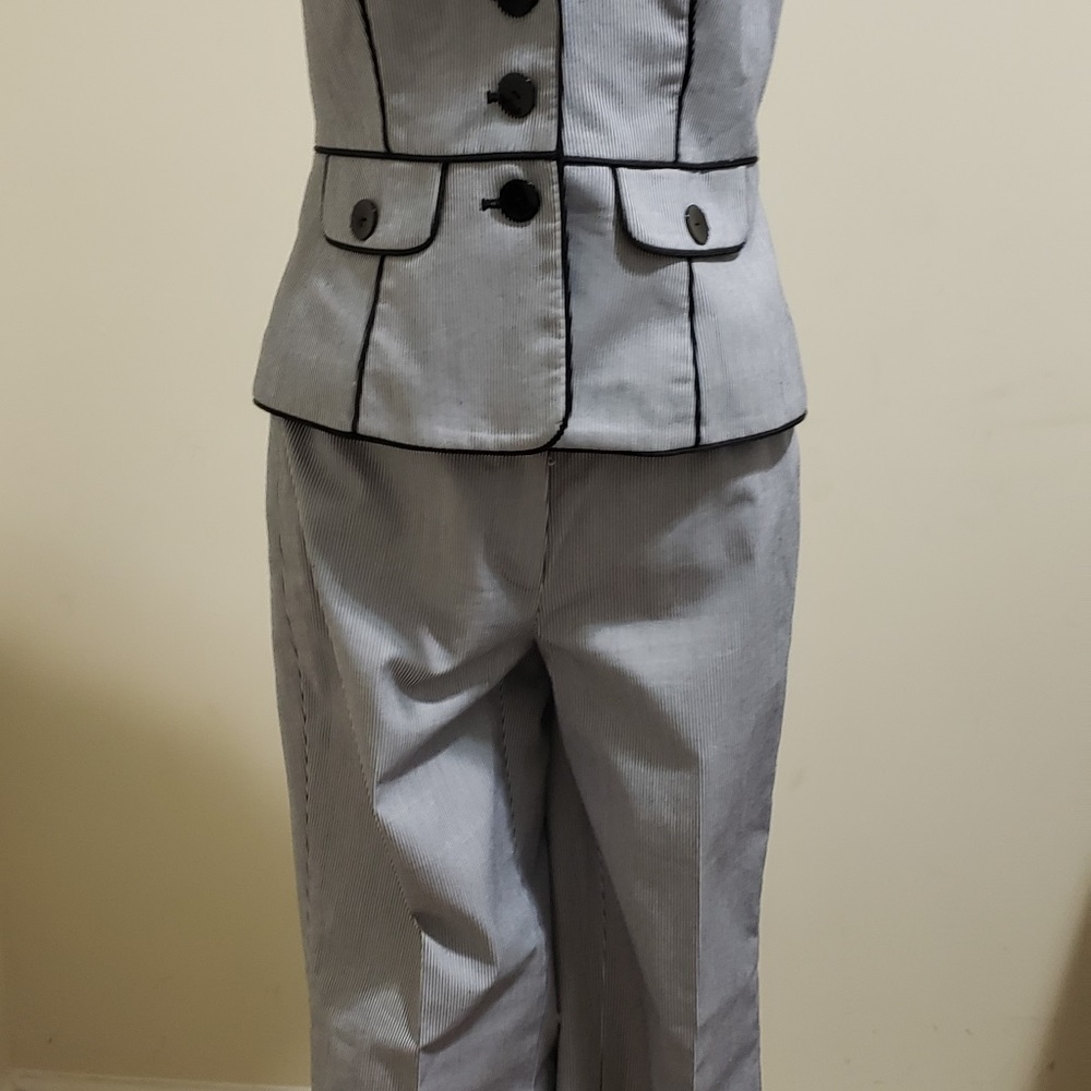 Nine West 2-piece pant suit, Blue and White stripe